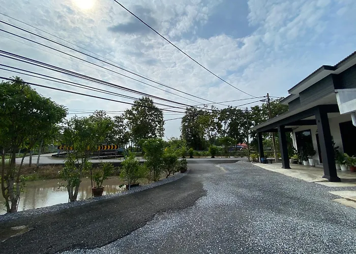 Adeeb Homestay